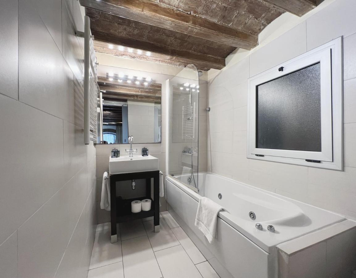 ברצלונה Stay U-Nique Apartments Placa Universitat מראה חיצוני תמונה